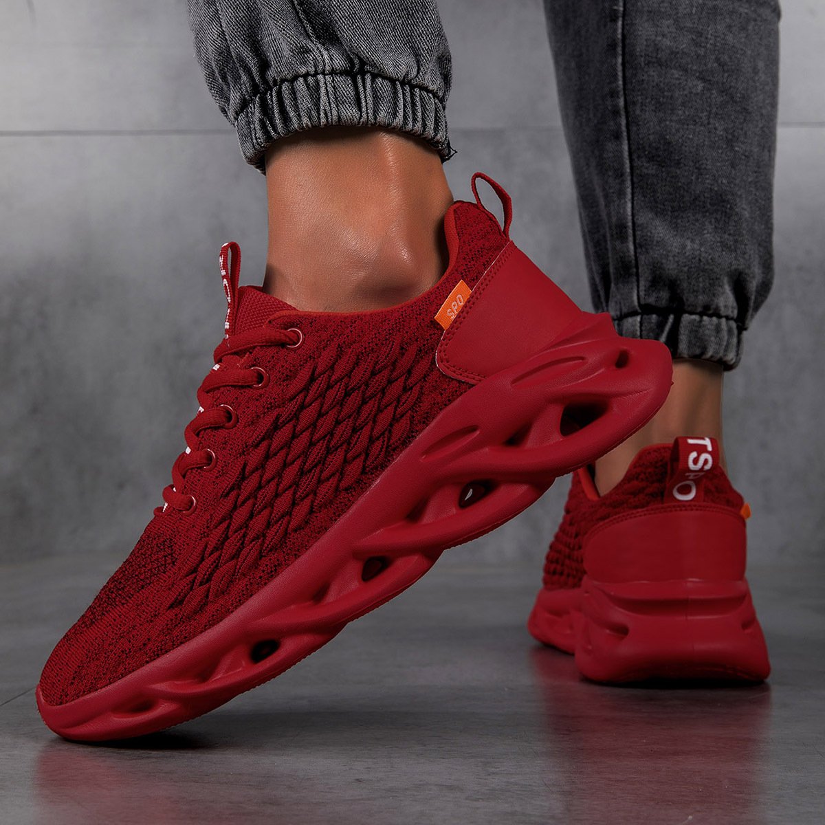 Super light men's shoes, men's mesh shoes, breathable sports shoes, flying mesh, lightweight trendy men's running shoes